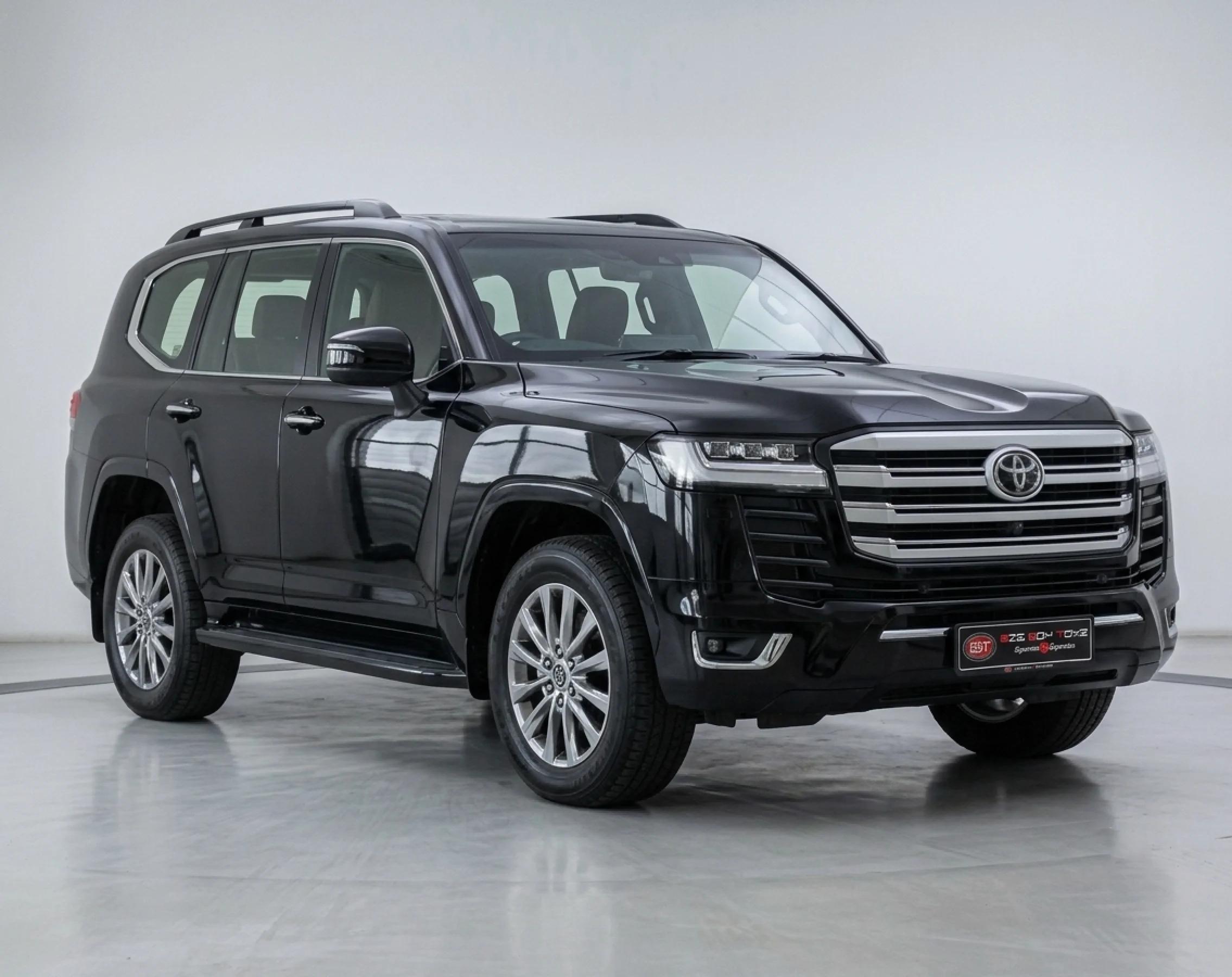 Toyota Land Cruiser 300 - image 2