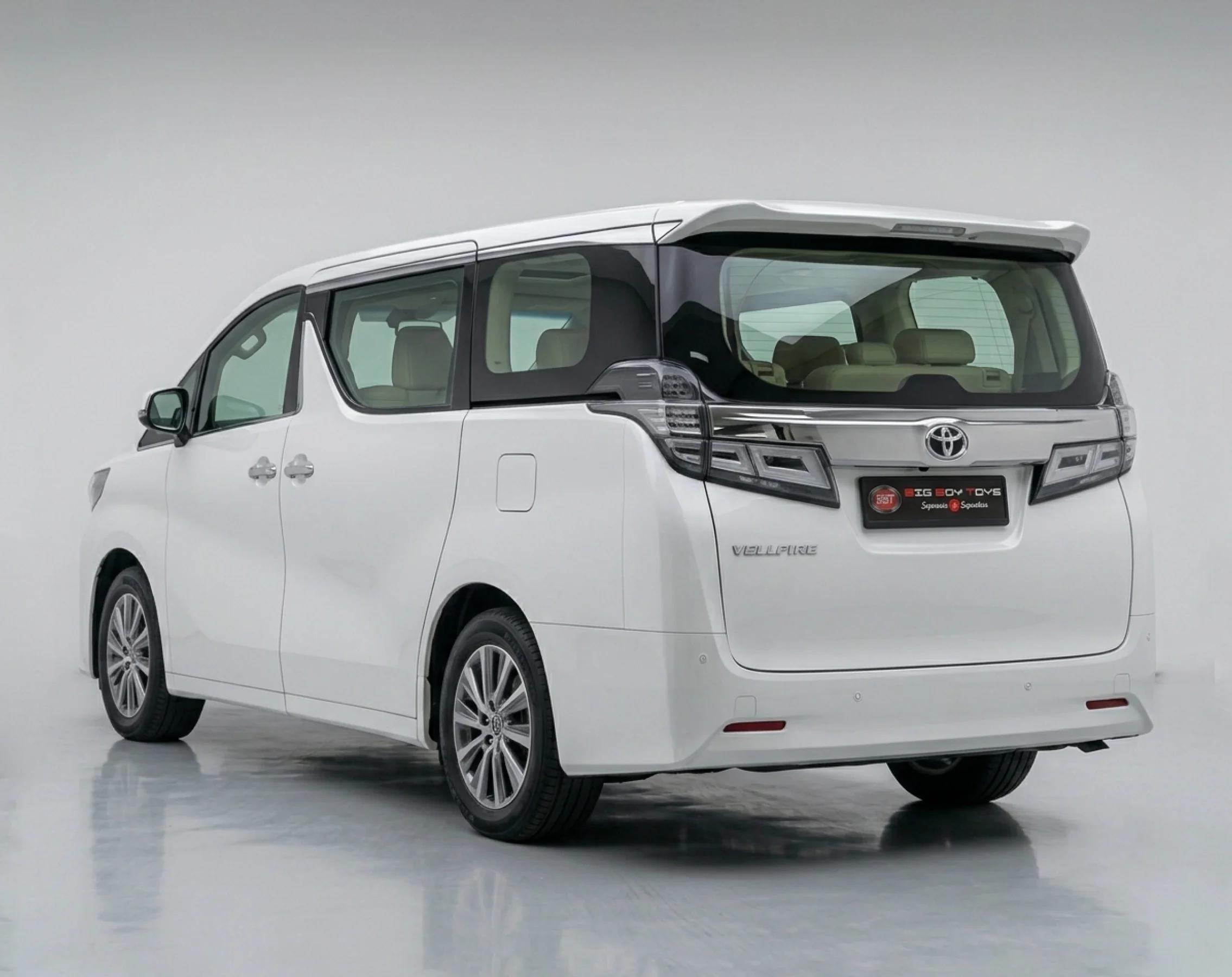 Toyota Vellfire - image 3